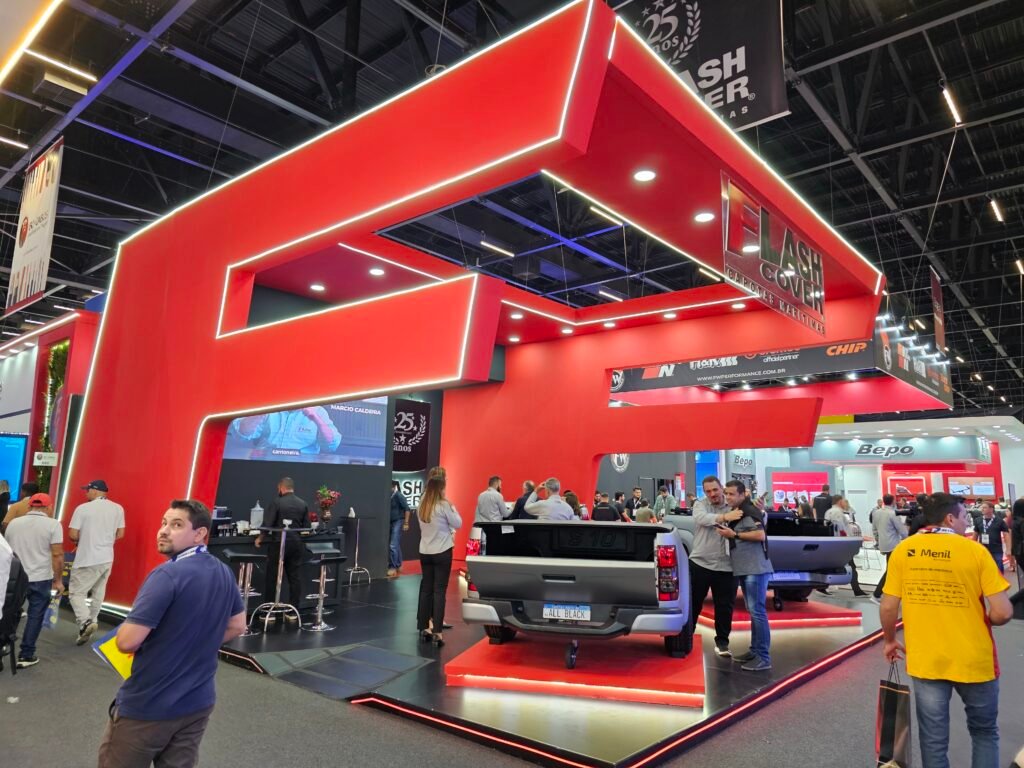 Flash Cover marca presença na Automec 2025 e dá início à celebração de seus 25 anos 1 20250423 142101 1