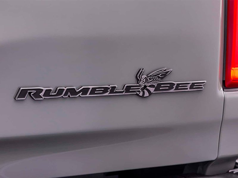 Ram Rumble Bee: A picape esportiva que já está chamando a atenção. 10 800x600 bee logo