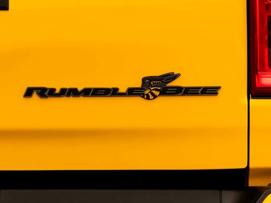 Ram Rumble Bee: A picape esportiva que já está chamando a atenção. 12 800x600 srt logo 1 edited