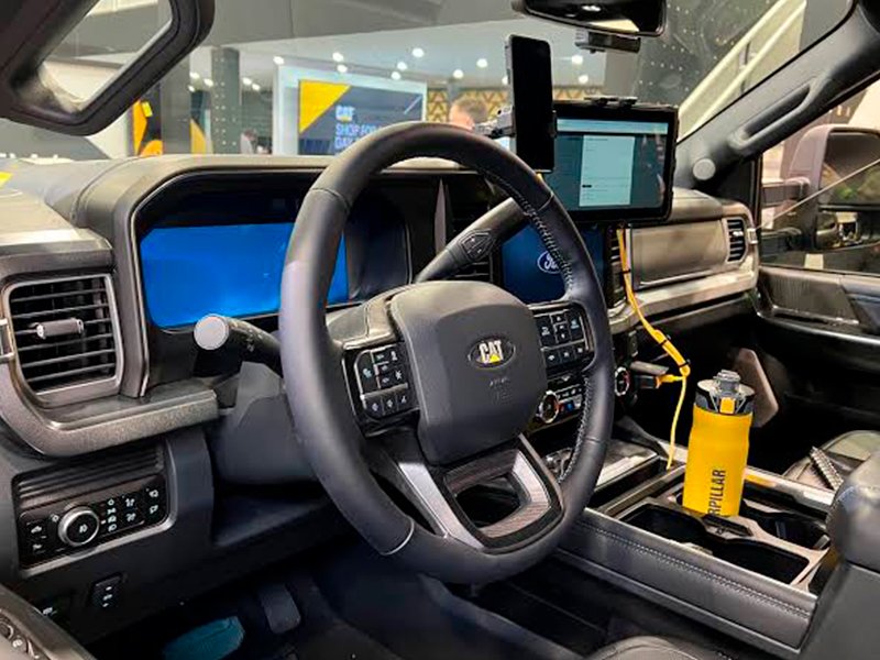 Caterpillar Cat Truck 4×4 existe mesmo? Entenda tudo sobre o modelo. 3 cattruck04