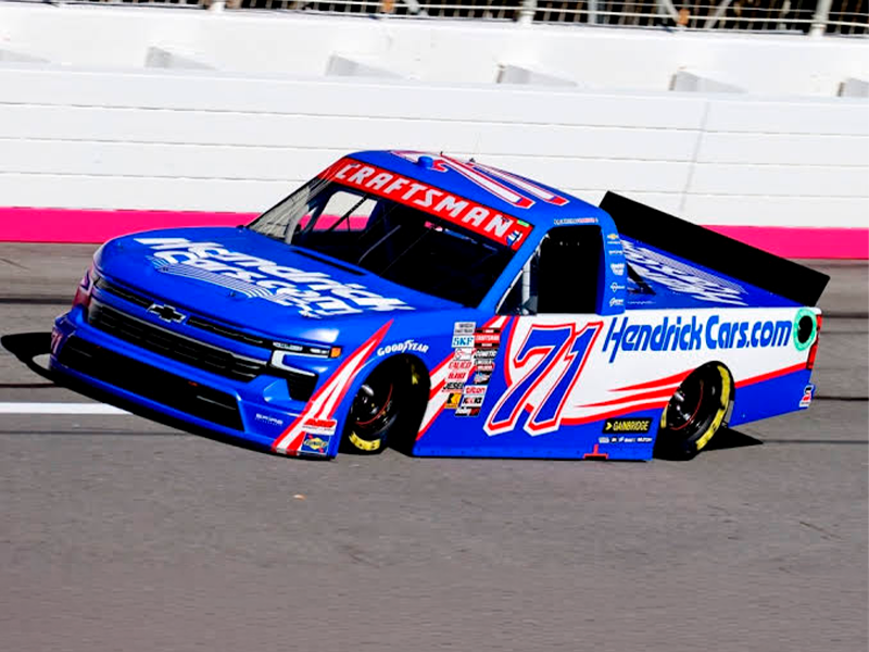 800x600NASCAR2 1